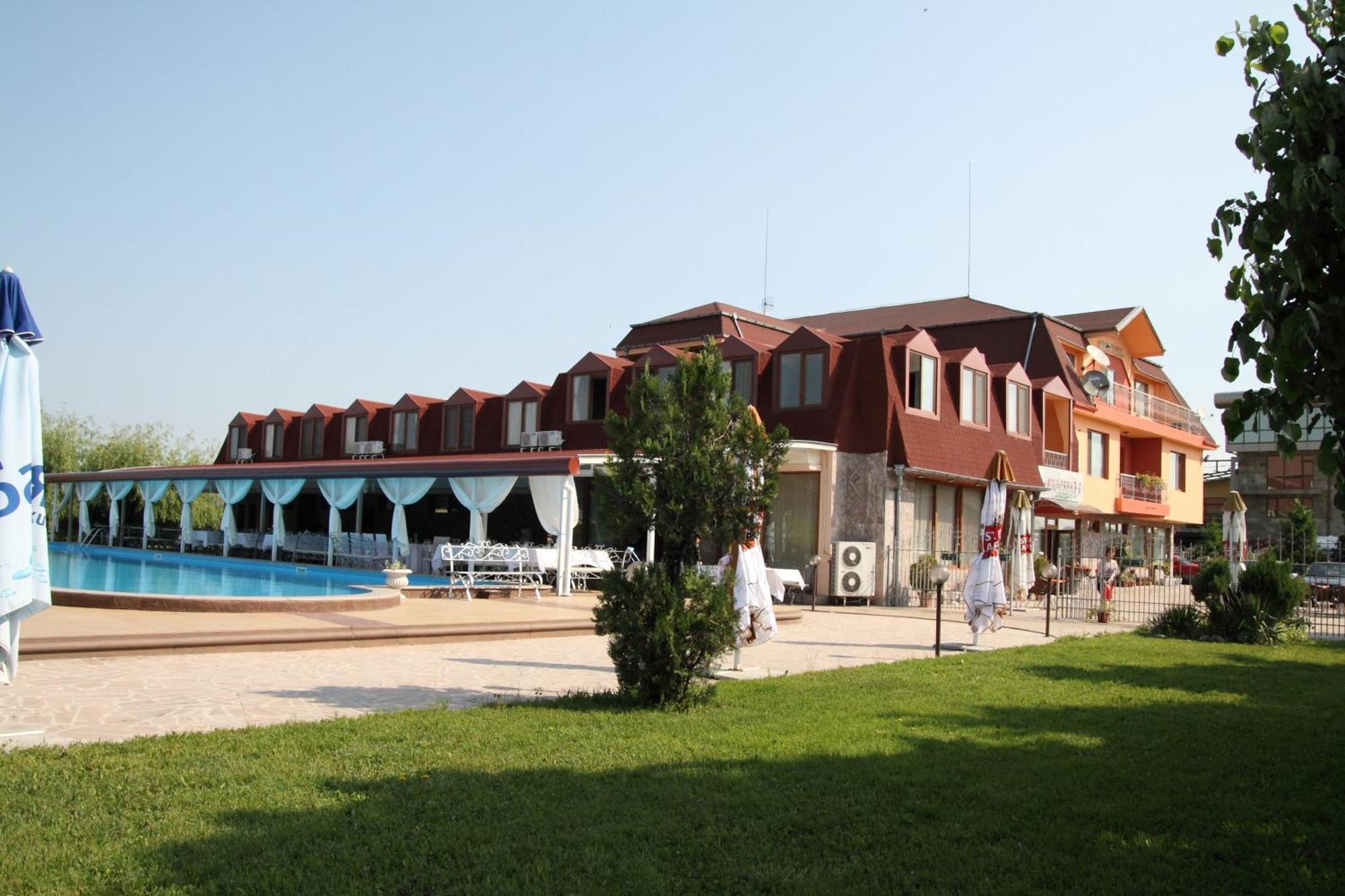 فندق Complex Racic Voyvodinovo المظهر الخارجي الصورة